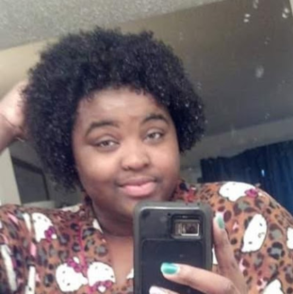 Meet your Posher, Destinee